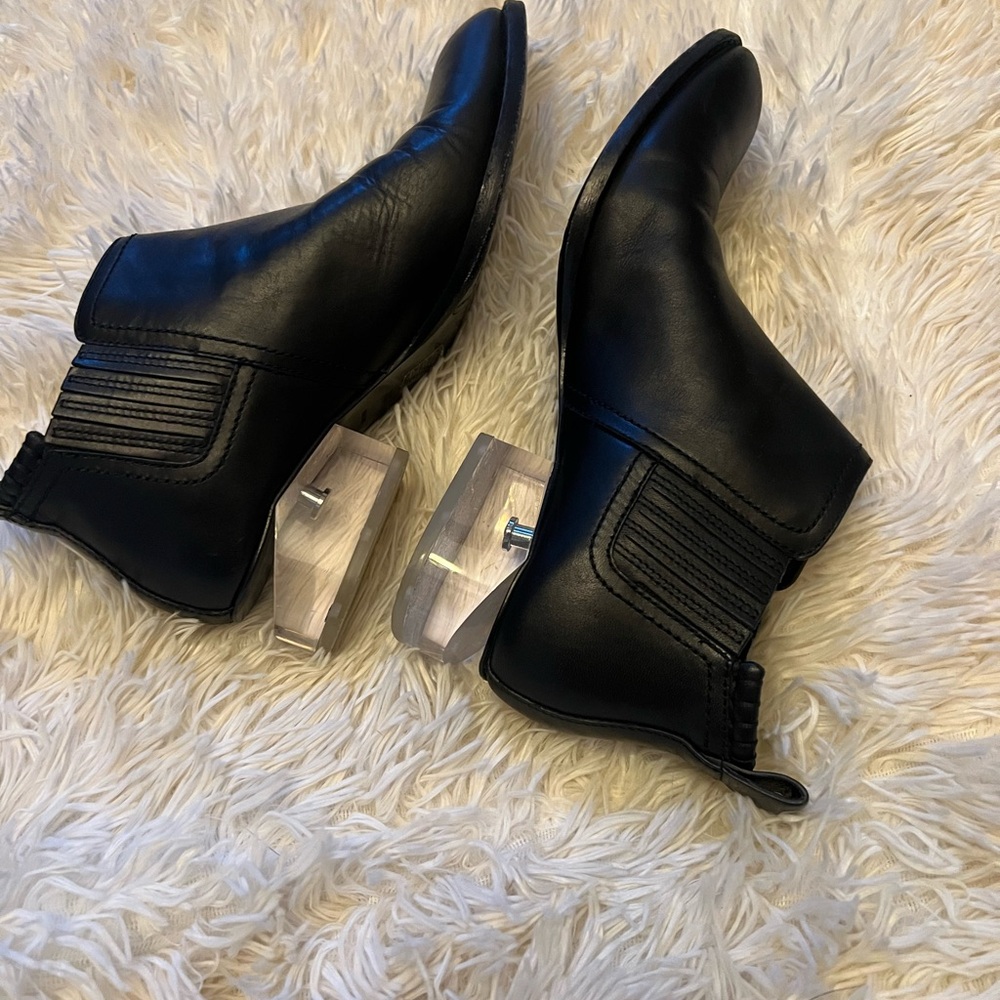 Alexander Wang black leather botties